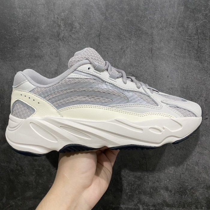 Кроссовки Yeezy 700V2 EF2829