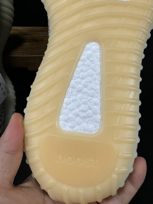 Кросівки Yeezy 350V2 фото 8