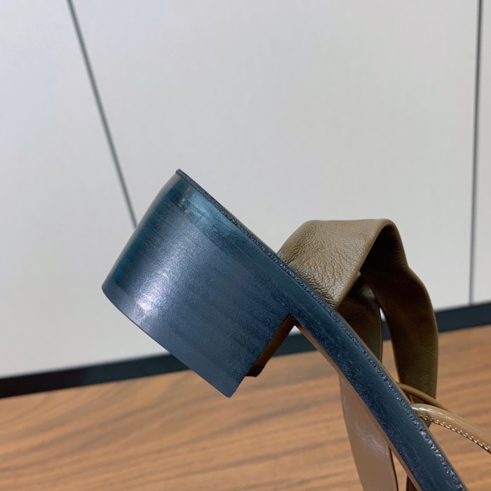 Босоніжки фото 9