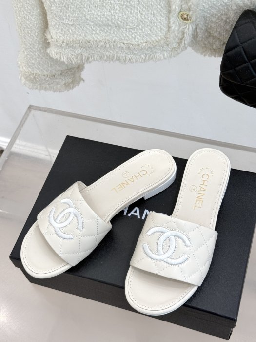 Шльопанці фото 2