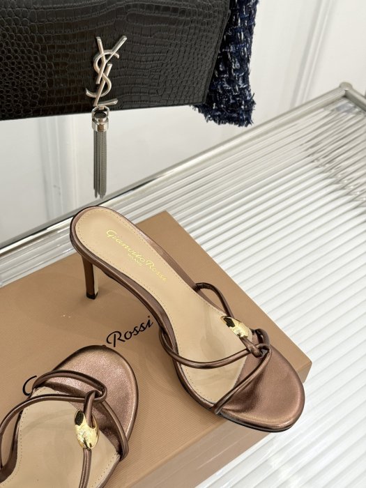 Sandals on stud фото 5