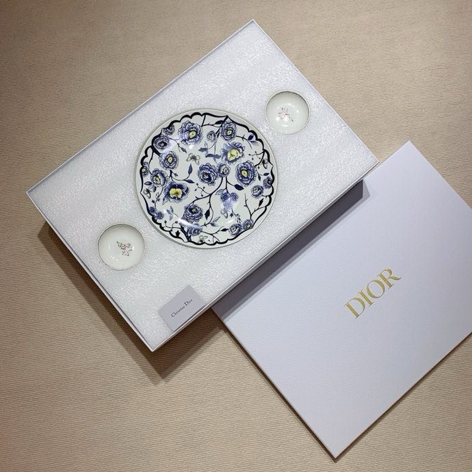 Набор посуды из костаного фарфора серии Dior Granville, 41 предмет фото 4