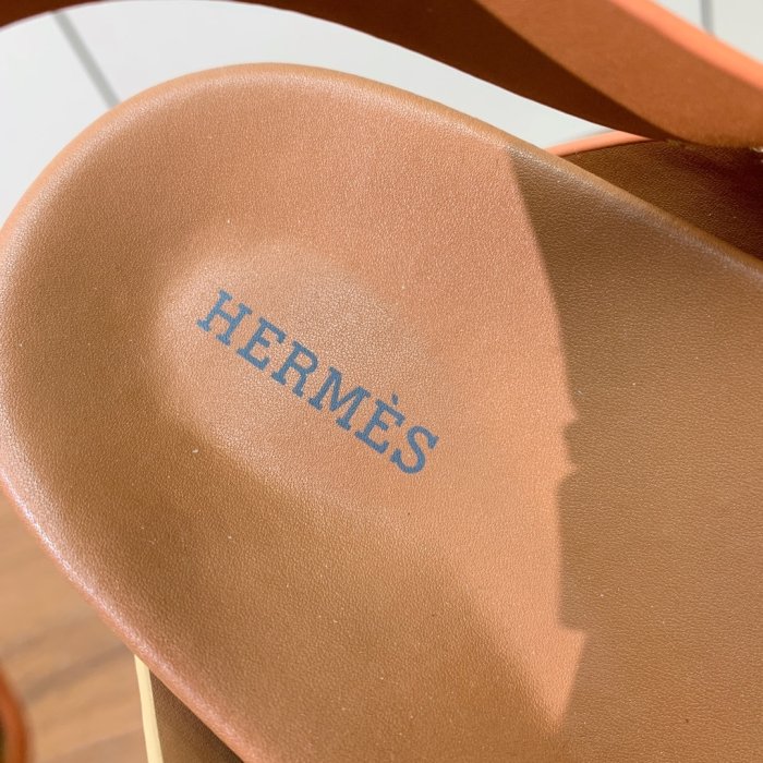 Сандалі жіночі фото 8