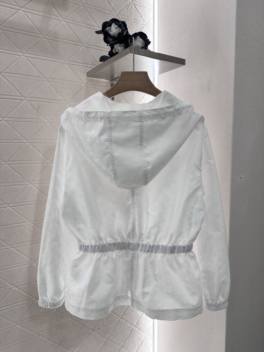 Вітровка жіноча фото 2