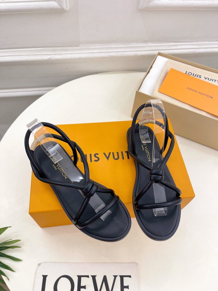 Босоножки фото 4