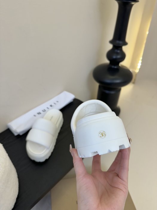 Шльопанці фото 7