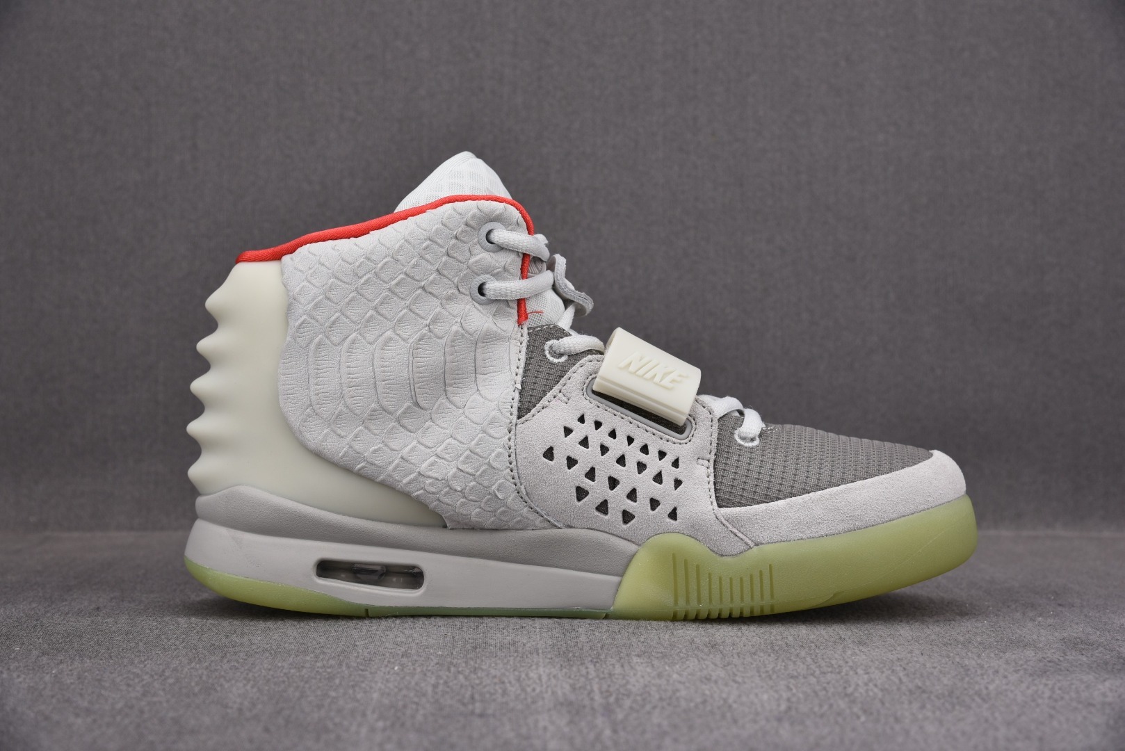 Кроссовки Air Yeezy Kanye West фото 2