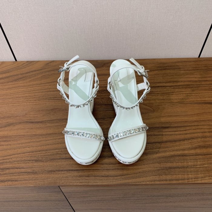 Босоножки фото 2