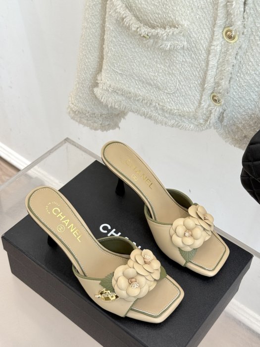 Босоножки фото 3