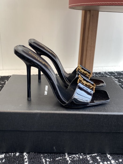 Босоножки фото 2