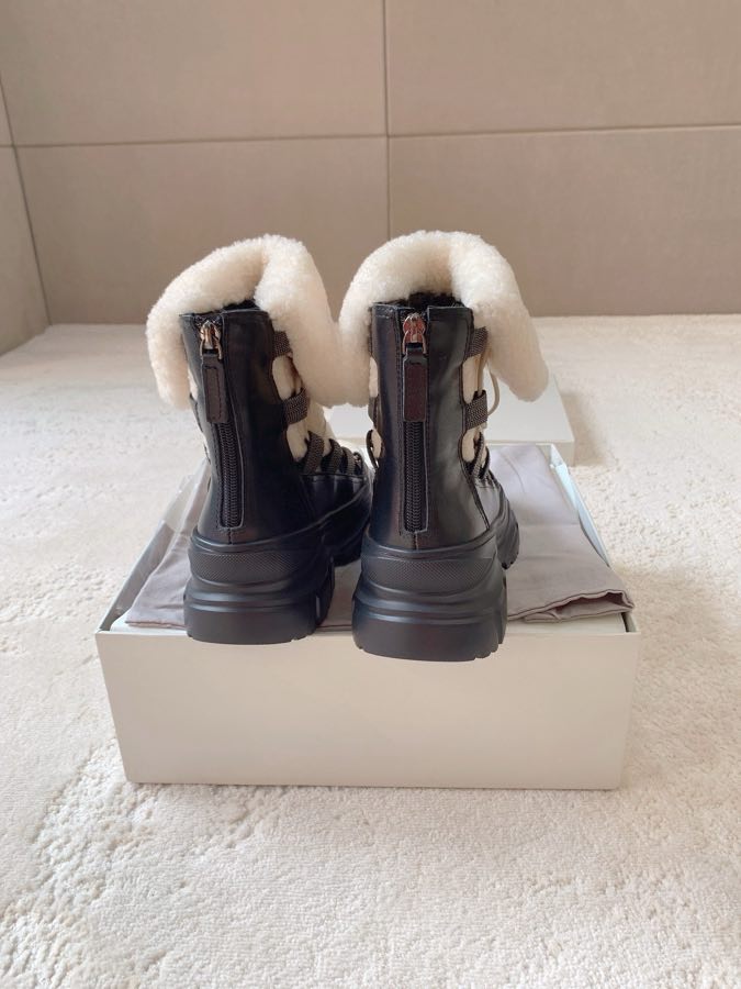 Boots women's on fur фото 4