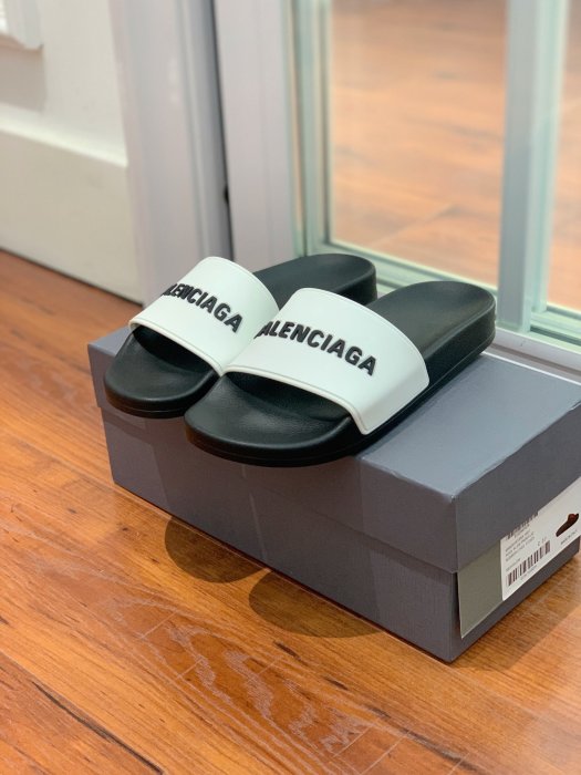 Шлепанцы фото 5