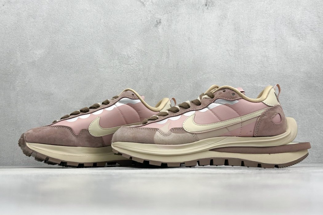Кроссовки Sacai X NIKe vaporWaffle фото 5