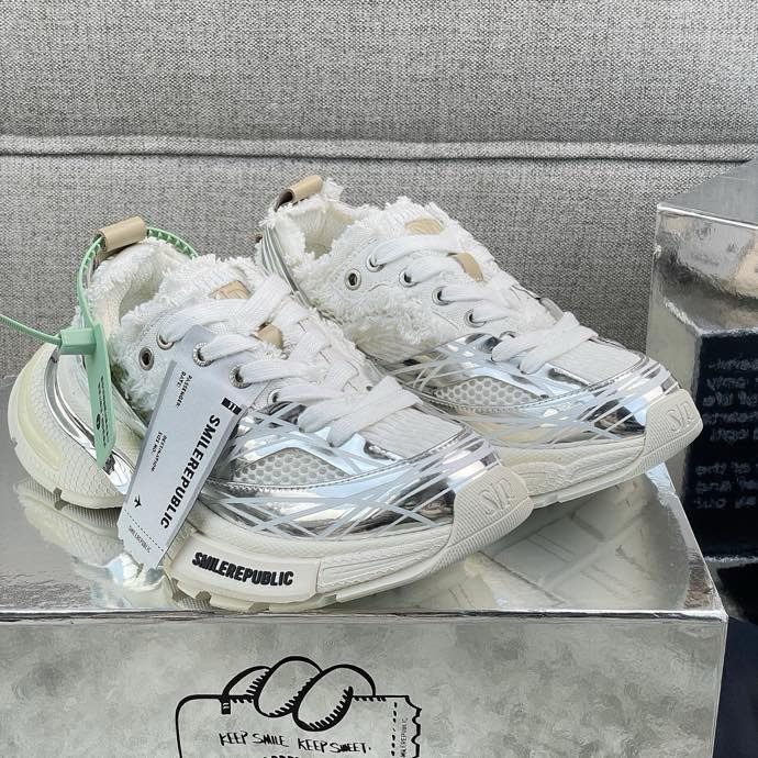 Кросівки фото 7