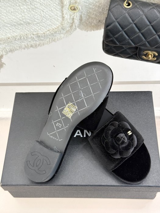 Шлепанцы фото 9