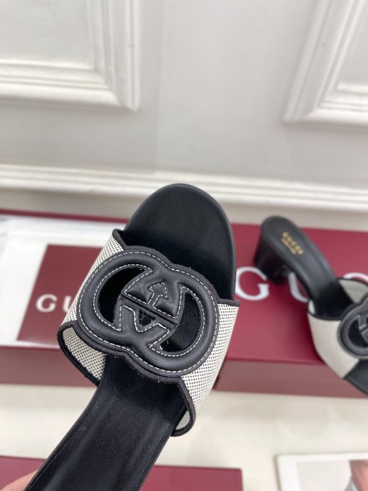 Босоножки фото 6