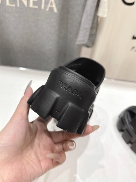 Шлепанцы фото 8