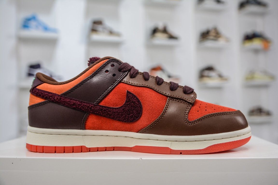 Sneakers Dunk Low Retro PRM Year of the Rabbit Light FD4203-661 фото 3