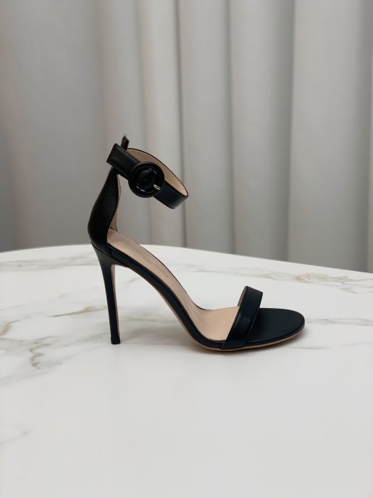 Босоножки фото 6