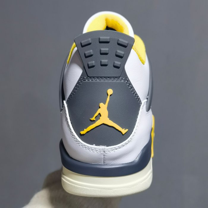 Кроссовки Air Jordan AJ4 Retro AQ9129-101 фото 4