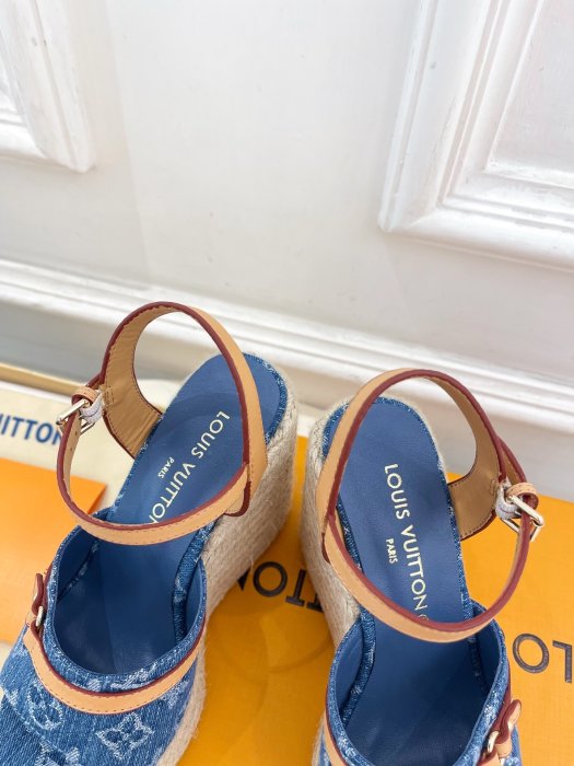 Босоножки фото 7