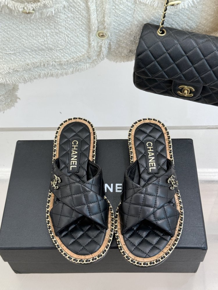 Шльопанці жіночі фото 4