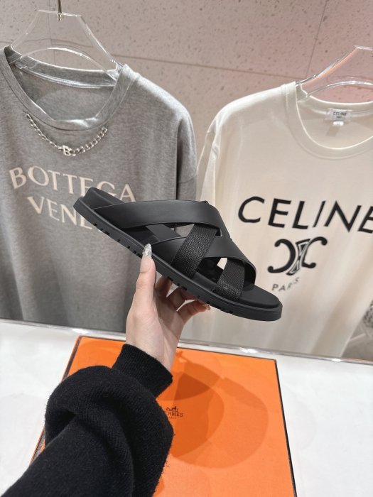 Шлепанцы женские фото 5