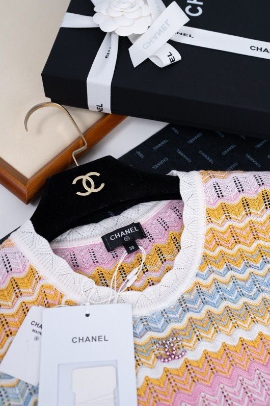 Футболка жіноча фото 8