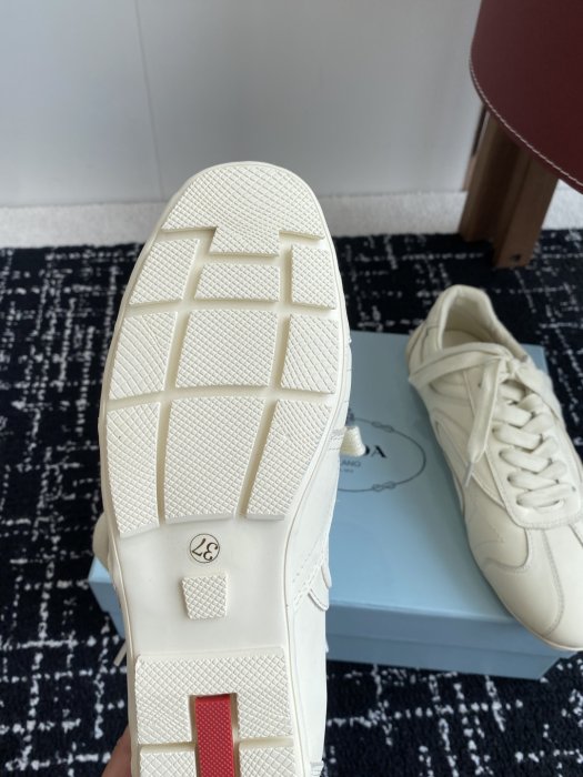 Кроссовки женские фото 9