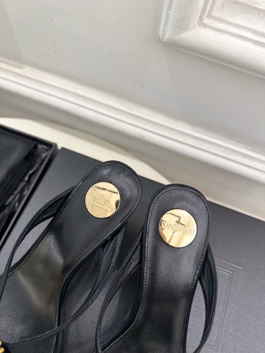 Босоножки фото 8