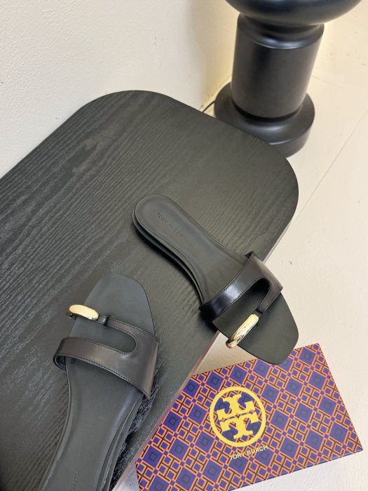 Шлепанцы фото 4