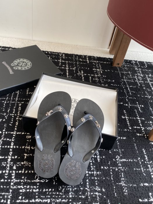 Шлепанцы женские фото 4