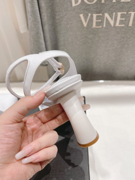 Босоножки фото 7