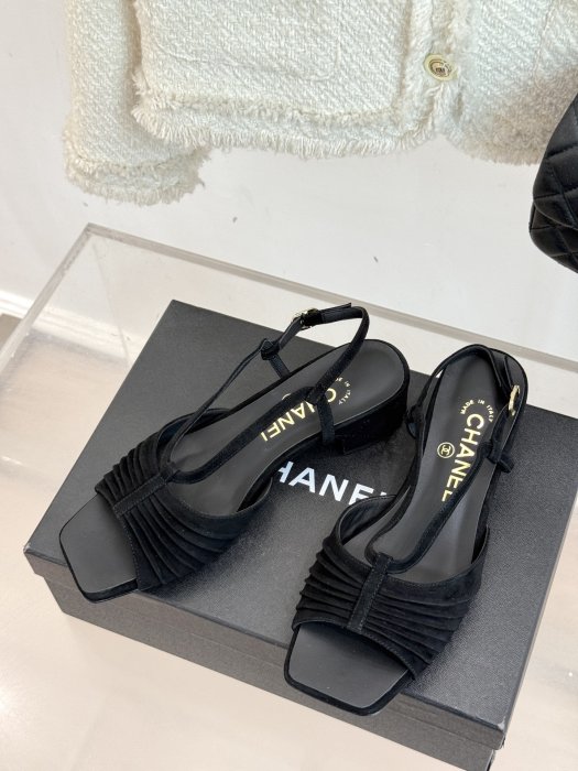 Босоножки фото 2