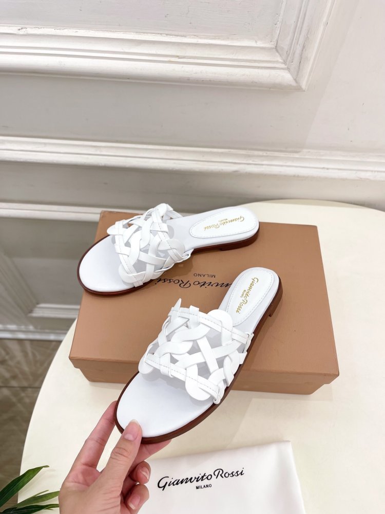 Шльопанці жіночі фото 3