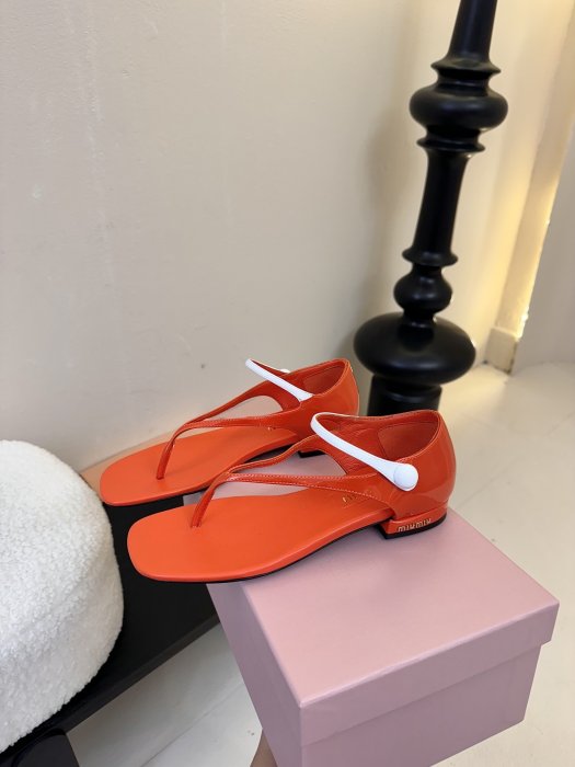 Босоножки фото 5