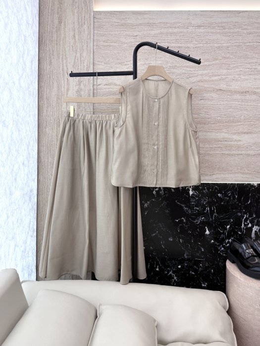 Костюм женский