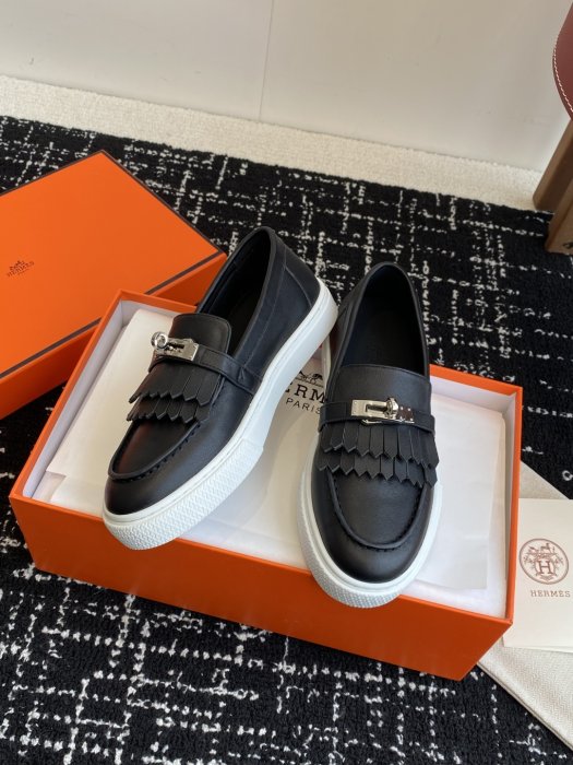 Лоферы кожаные женские фото 5