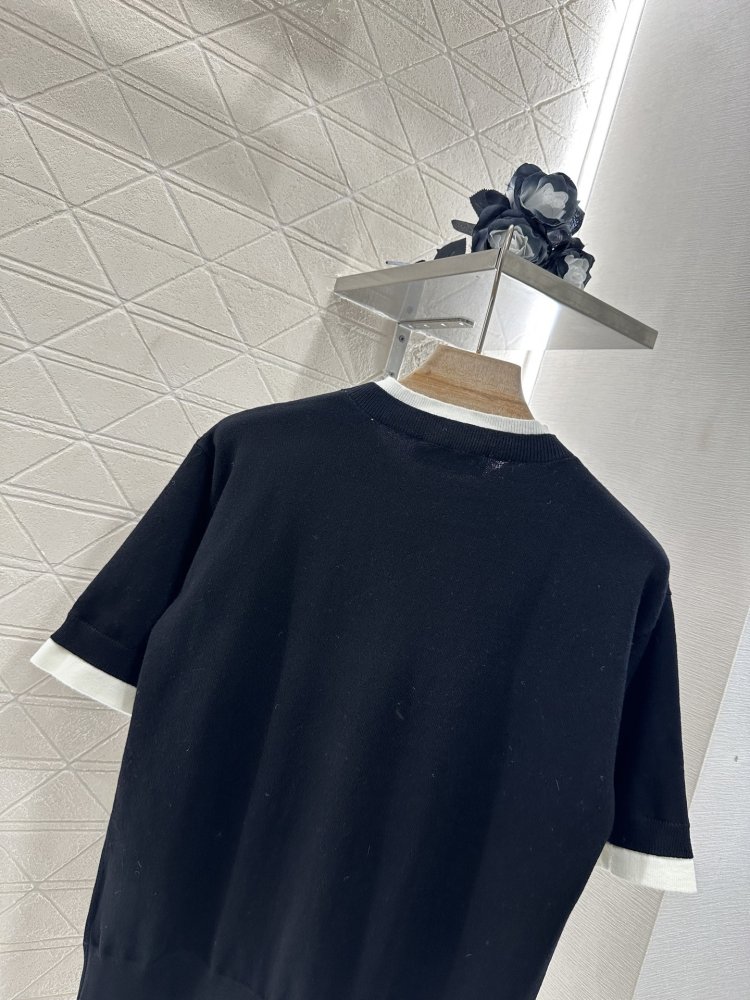 Футболка жіноча фото 4