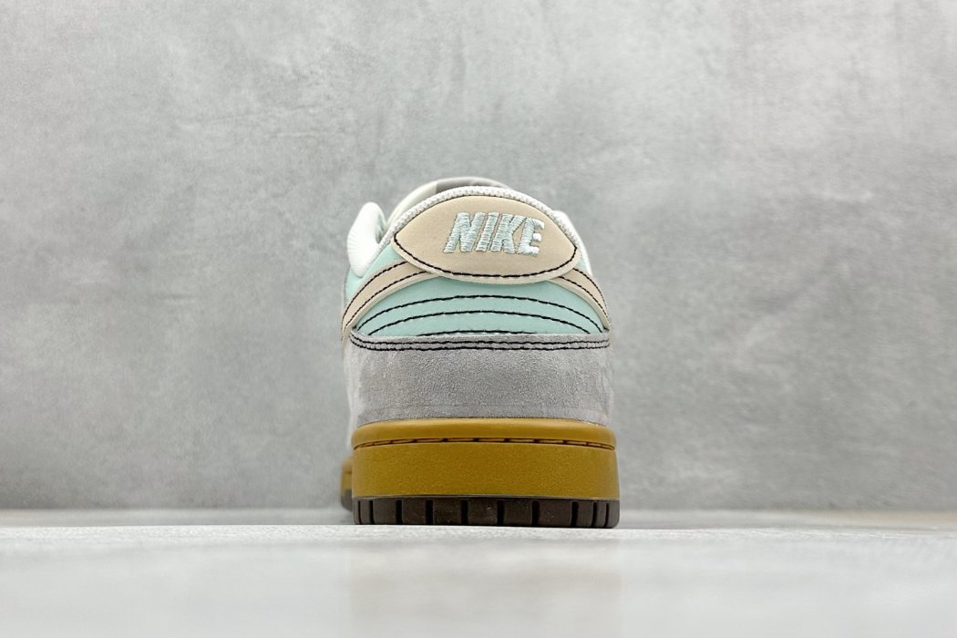 Кроссовки Nike SB Dunk Low x Supreme фото 6