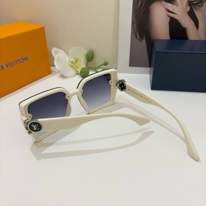 Очки солнцезащитные фото 3