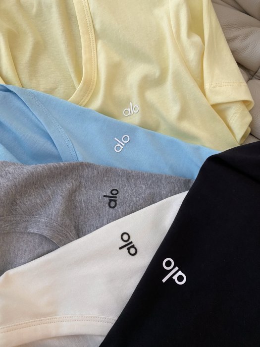 Футболка жіноча фото 5