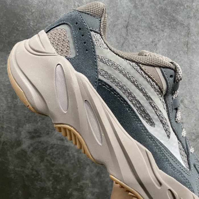 Кросівки Yeezy 700v2 Mauve GZ0724 фото 7