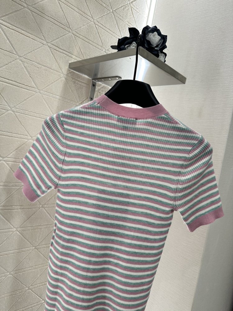 Футболка жіноча фото 4