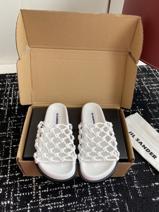 Шльопанці жіночі