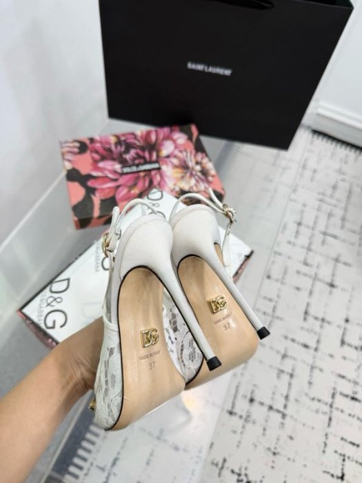 Sandals on high heel фото 2