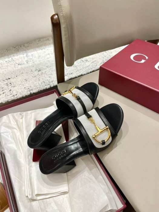 Босоножки фото 3