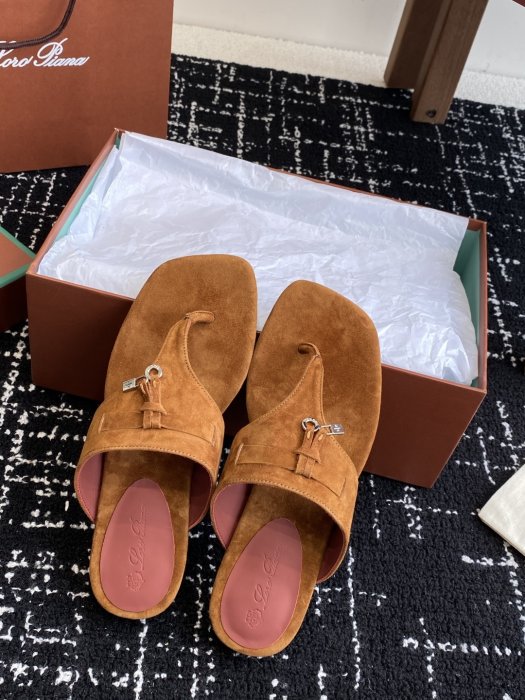 Шлепанцы фото 5