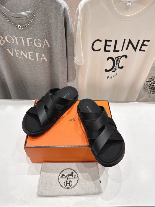 Шлепанцы женские фото 2