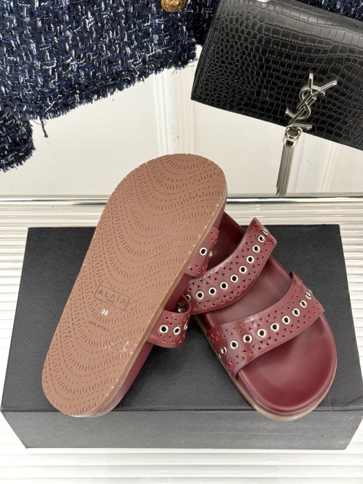 Шлепанцы женские фото 9